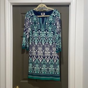 Laundry by Design beautiful patterned shift dress